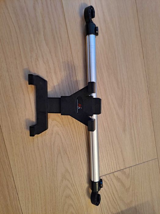 Uchwyt na tablet do samochodu