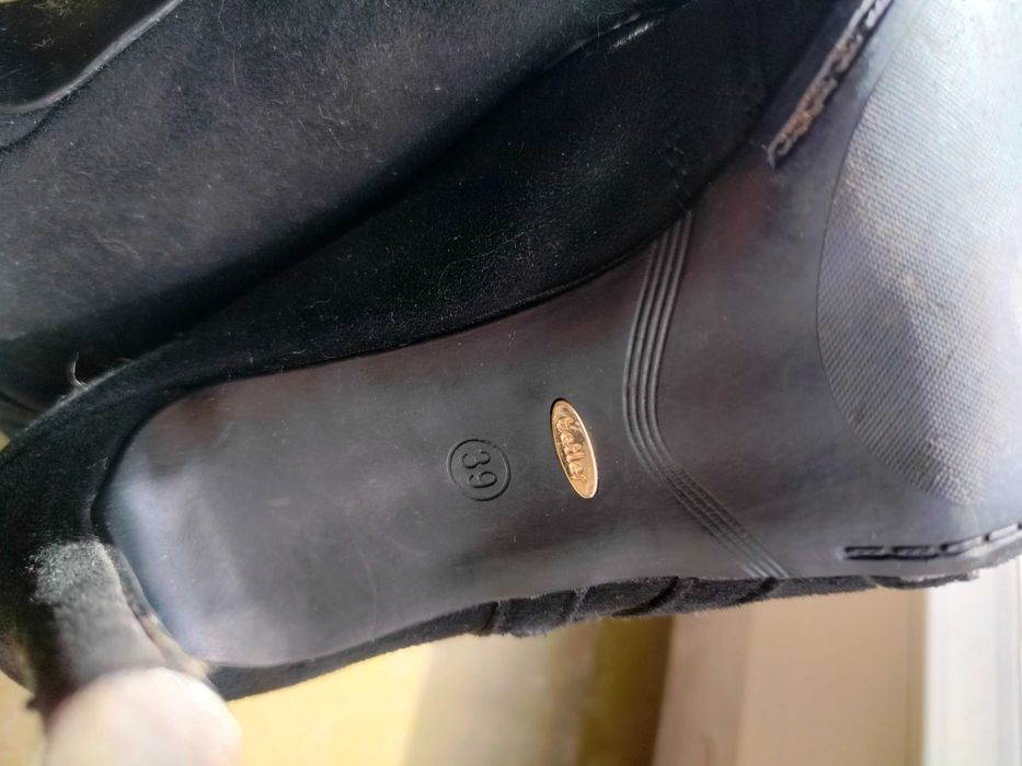 Bardzo znoszone botki szpilki zamszowe 39 czarne