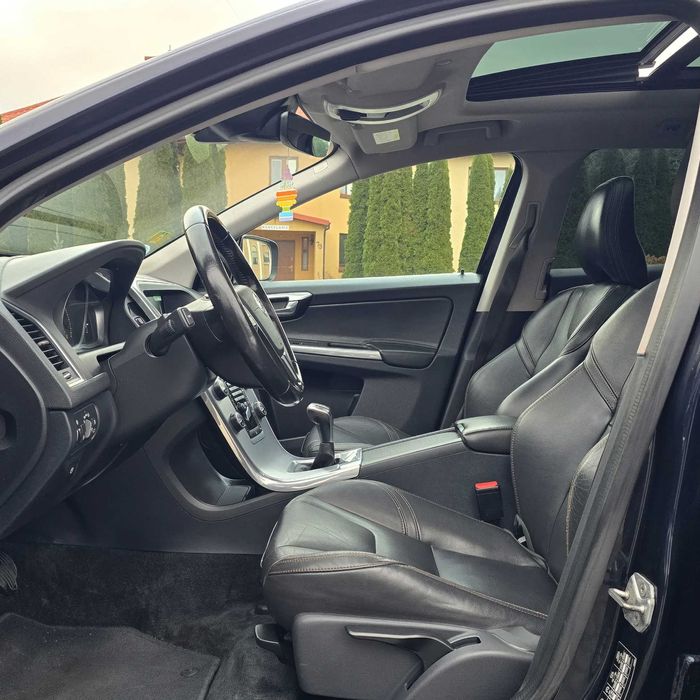 Volvo XC60      2016