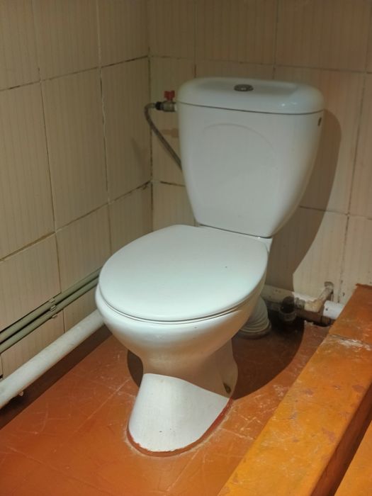 Унитаз б/у в отличном состоянии