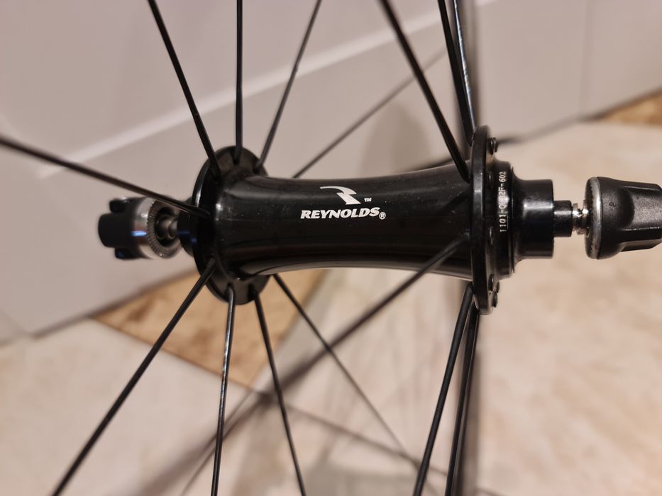 Szosowe koło Reynolds Assault Carbon