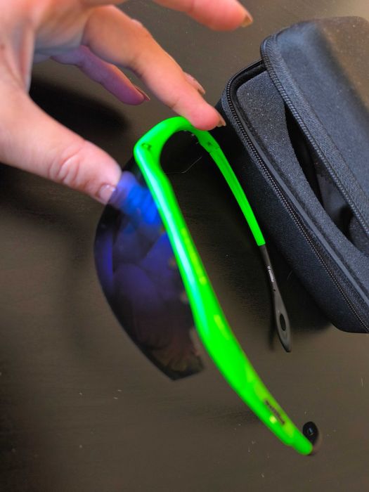 Óculos de ciclismo na caixa