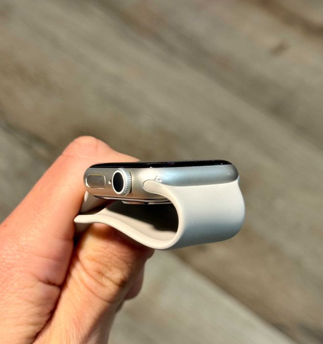 Apple Watch Series 8, 41 мм (GPS), Starlight