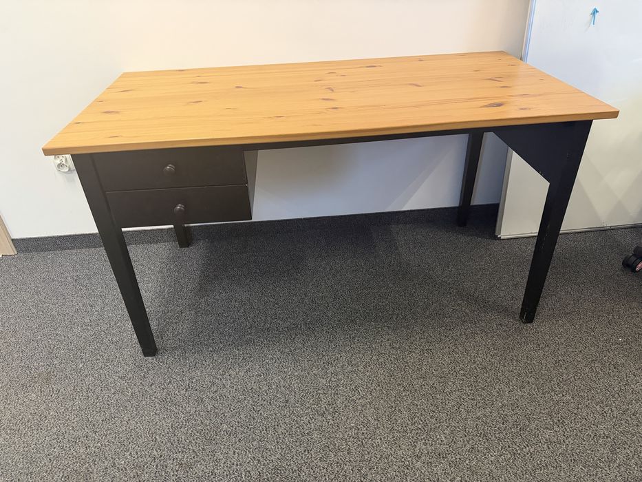 Biurko biurka drewniane czarne Arkelstorp 4 sztuki.