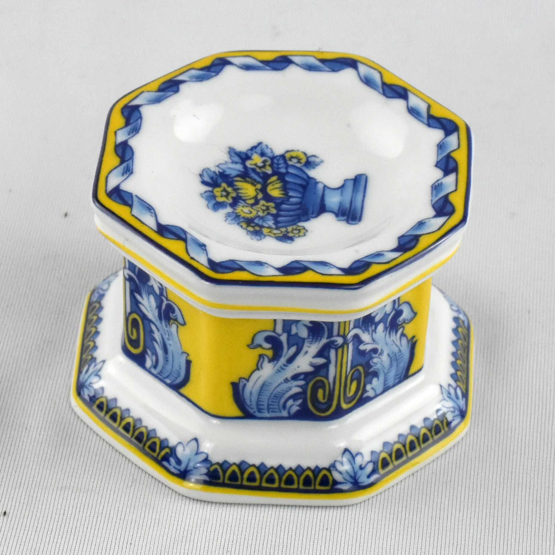 Saleiro oitavado em porcelana “O sal e a arte da Porcelana”