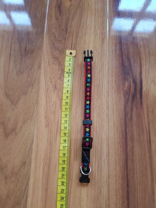 Hem & Boo Czarna obroża dla psa w kolorowe gwiazdki i łapki S obróżka