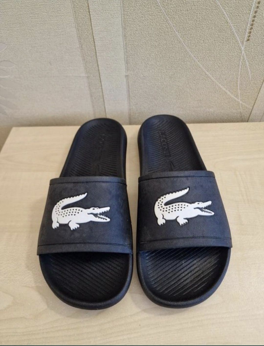 Шлепанцы Lacoste