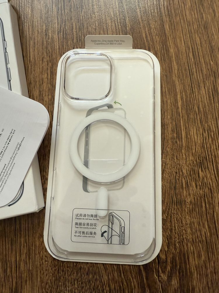 Oryginalne Przezroczyste etui MagSafe dla iPhone 16  Pro Max.