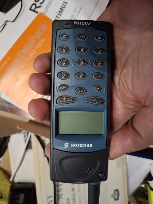 Telefone ericksson na caixa vintage telemóvel