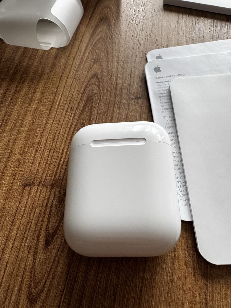 Oryginalne Apple AirPods 2 -  A2031 / MV7N2ZM/A