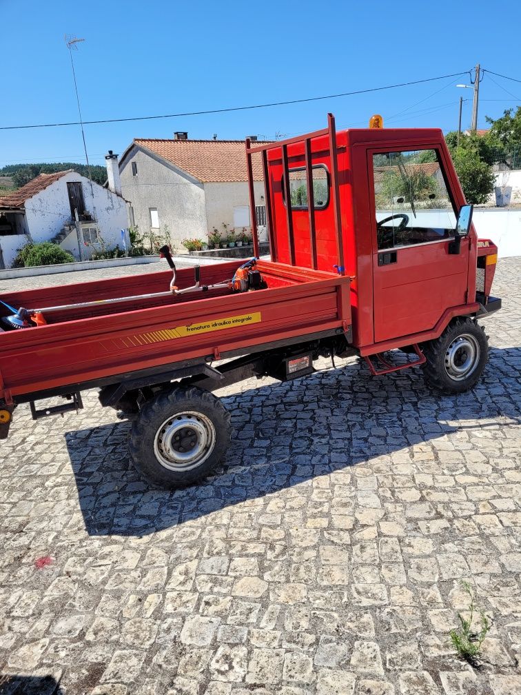 Trator Futura 26 hp 4x4