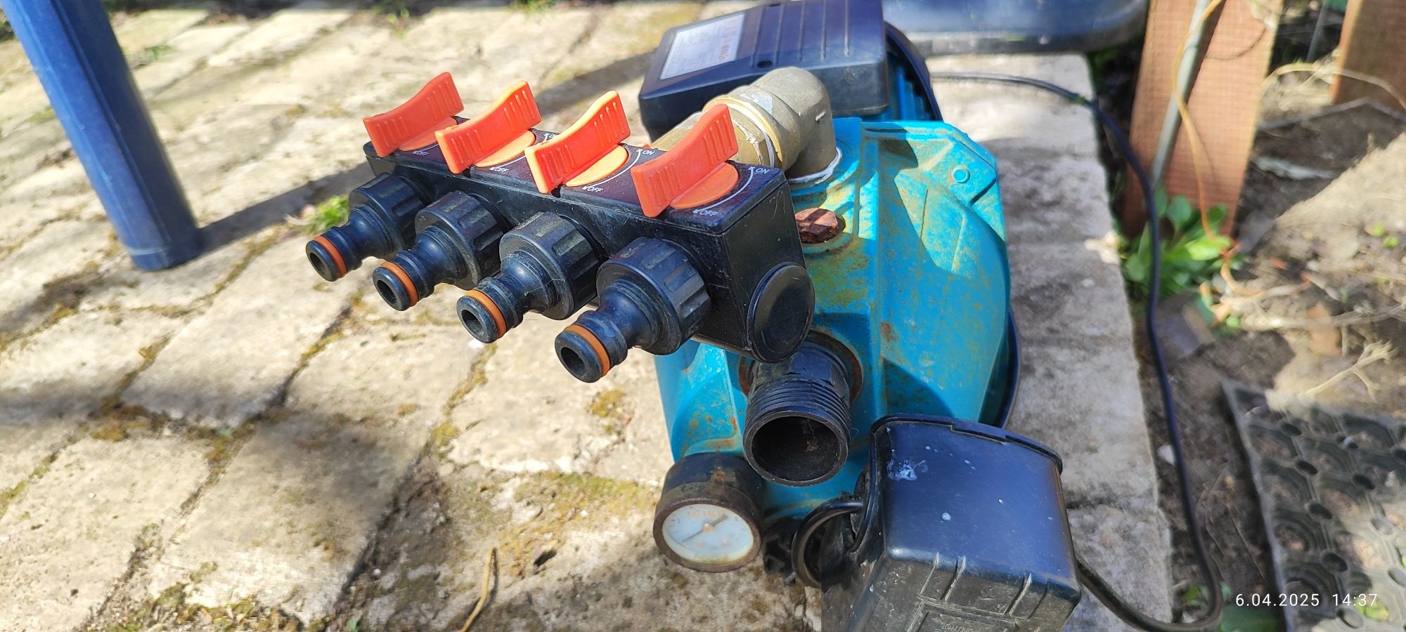 Pompa ssąca hydrofobowa 1100 W + wąż zbrojony z zaworem i koszem