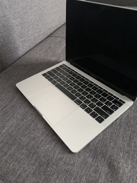 Macbook pro 2017 256гб