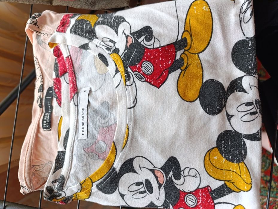 Жіночі яскраві футболки