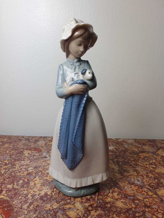 Duża Figurka NAO Lladro Dziewczyna z pieskiem Porcelana Hiszpania 26cm