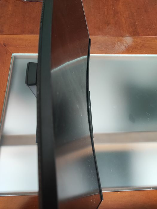 Monitor Asus TUF gaming 24 polegadas partido