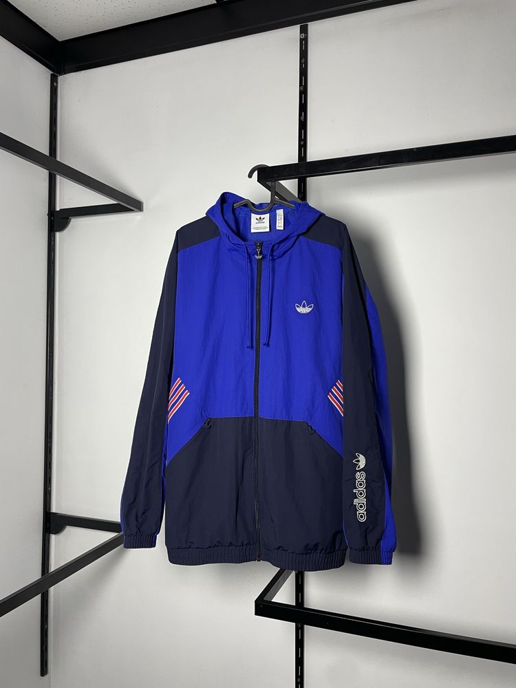 Куртка вітровка Adidas Розмір L як нова оригінал