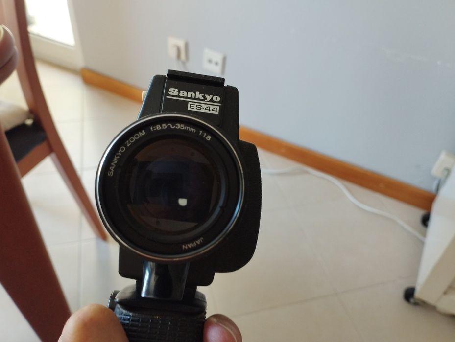 Câmara de filmar antiga em bom estado