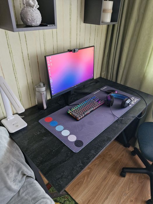 Продам компьютерний стіл геймерскій