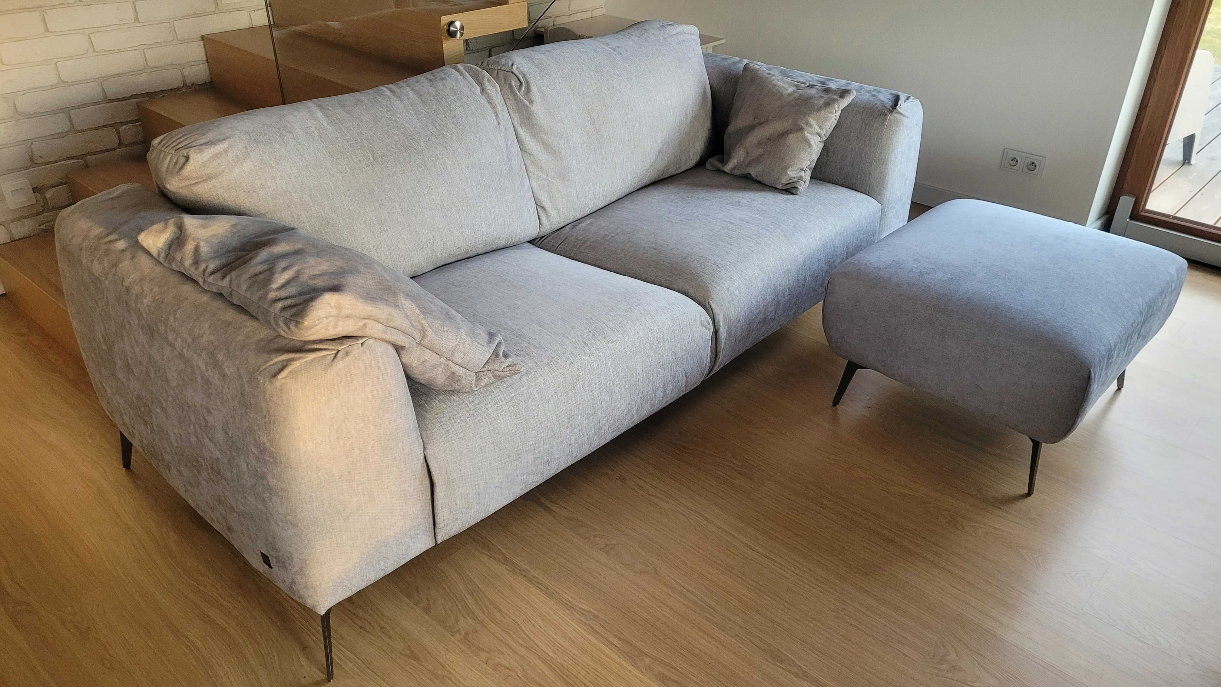 Sofa 3 osobowa Etap Sofa Calvaro + hocker + 2 poduszki