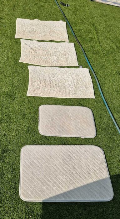 2 conjuntos de tapetes WC