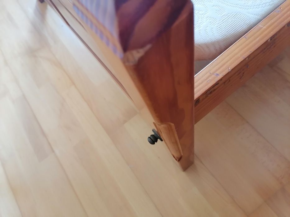 Cama de madeira pinho + estrado + colchão