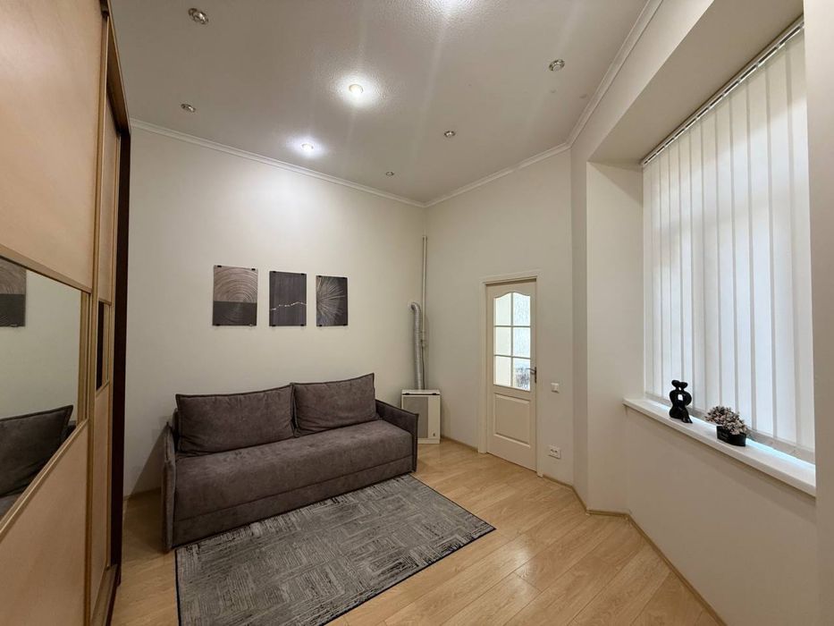 Продаж 2 кім квартири  в центрі