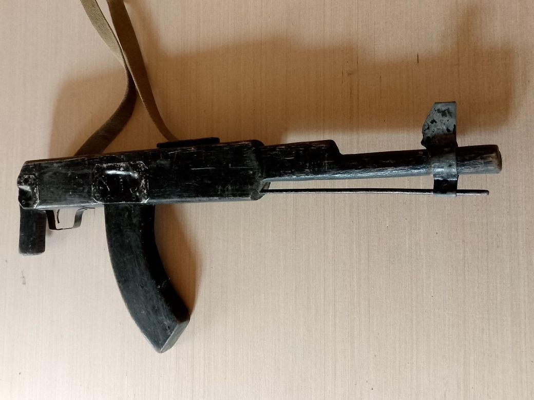 Автомат деревянный