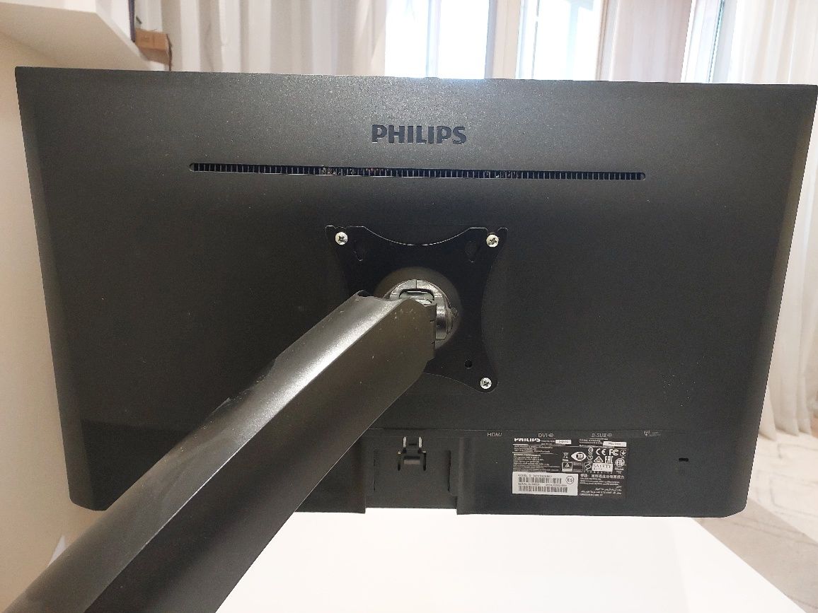 Монітор Philips V line 243v7q
