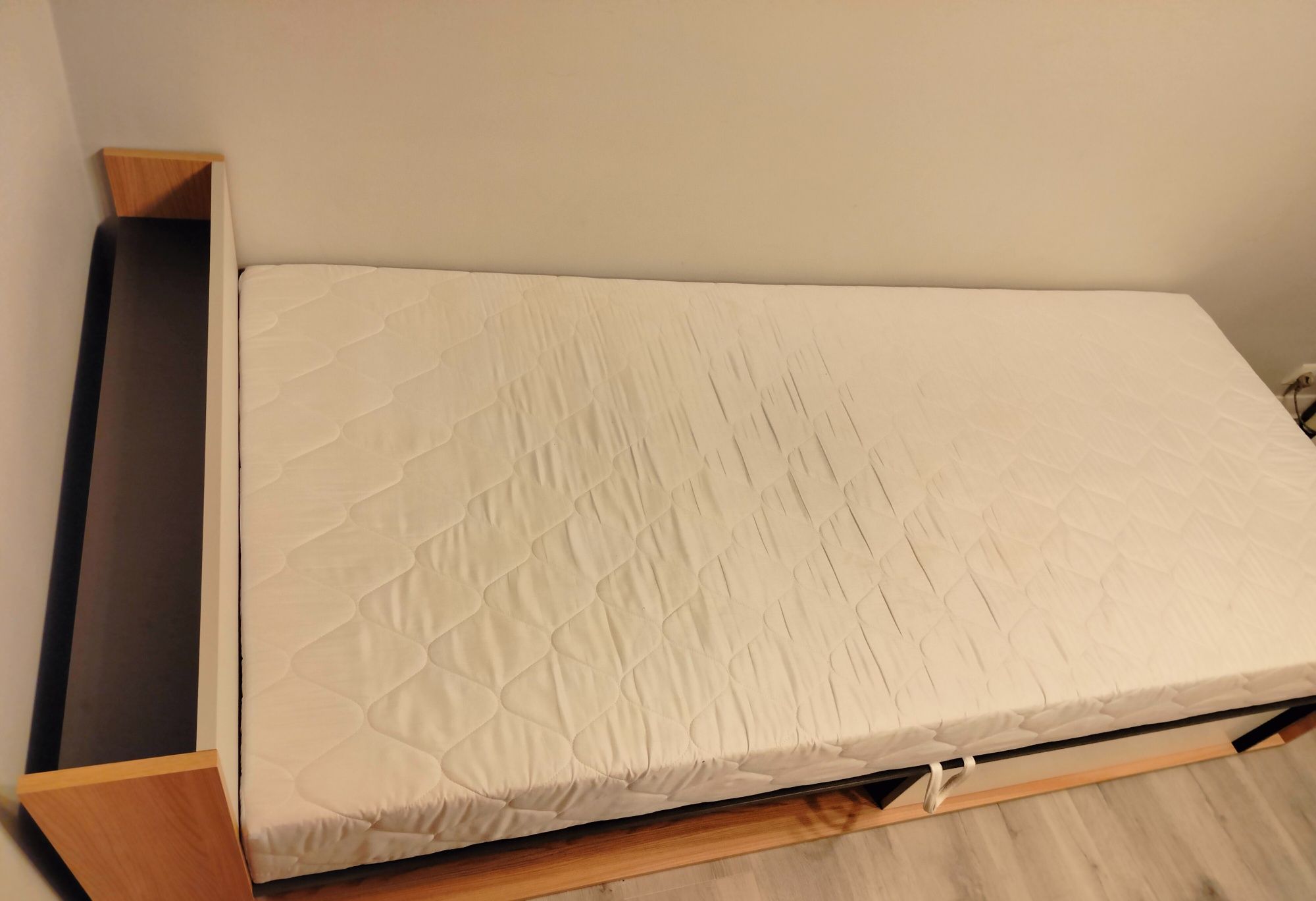 Łóżko z materacem i pojemnikiem 90×200cm IMOLA