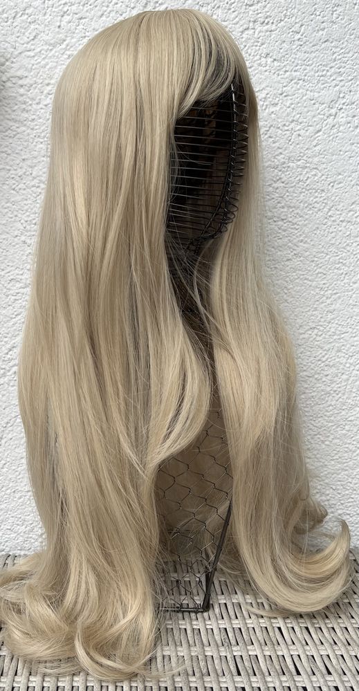 Naturalny blond, peruka, długie włosy