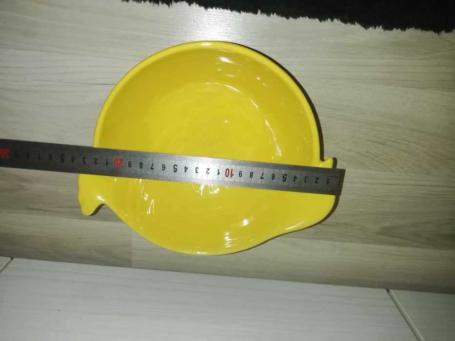 Szklana miska, żółta home and you.