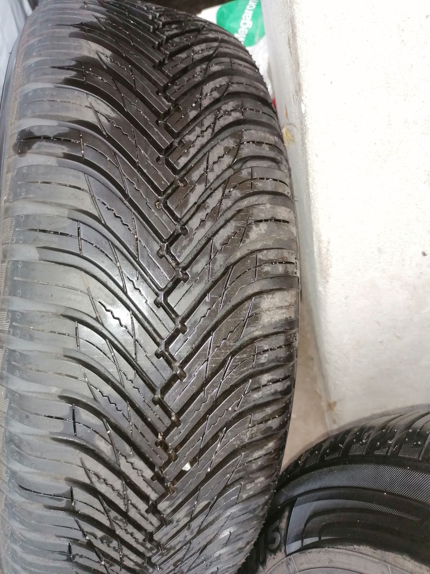 Maxxis 205 65 r15  z roku 21 , wielosezonowe