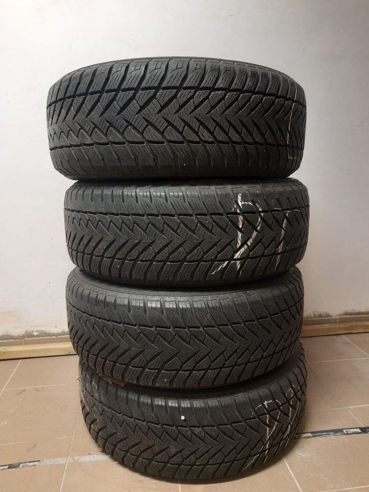 Opony zimowe do SUVa - Goodyear 255/60/18 UltraGrip SUV 4x4