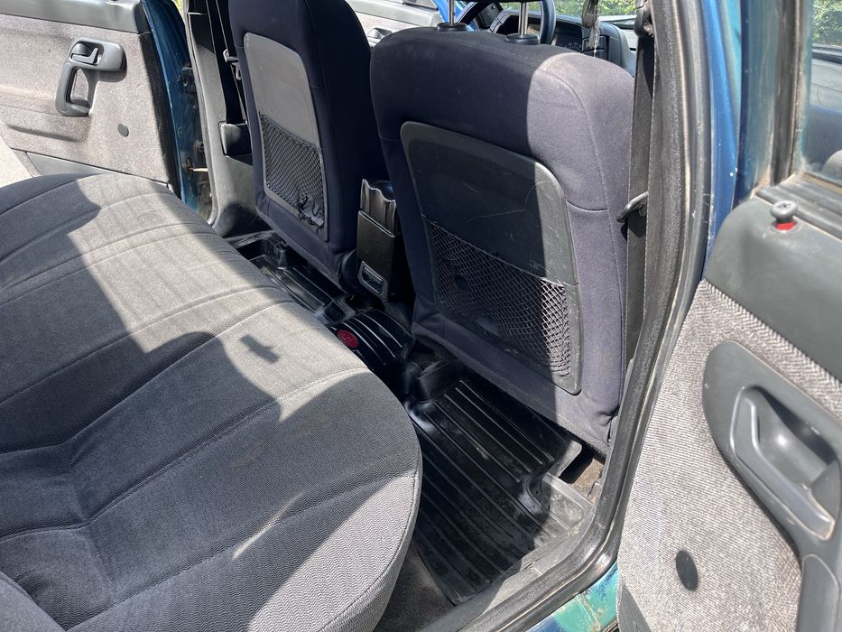 Ваз 21102, після зварювальних та покрасочних робіт