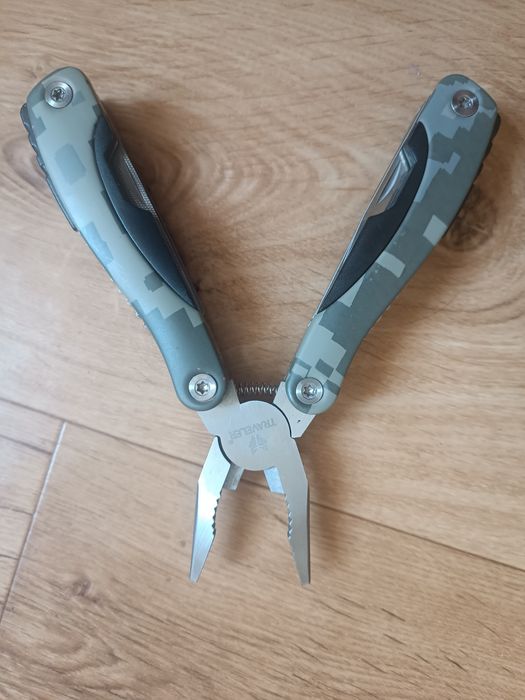 Продам мультитул пиксель Traveler