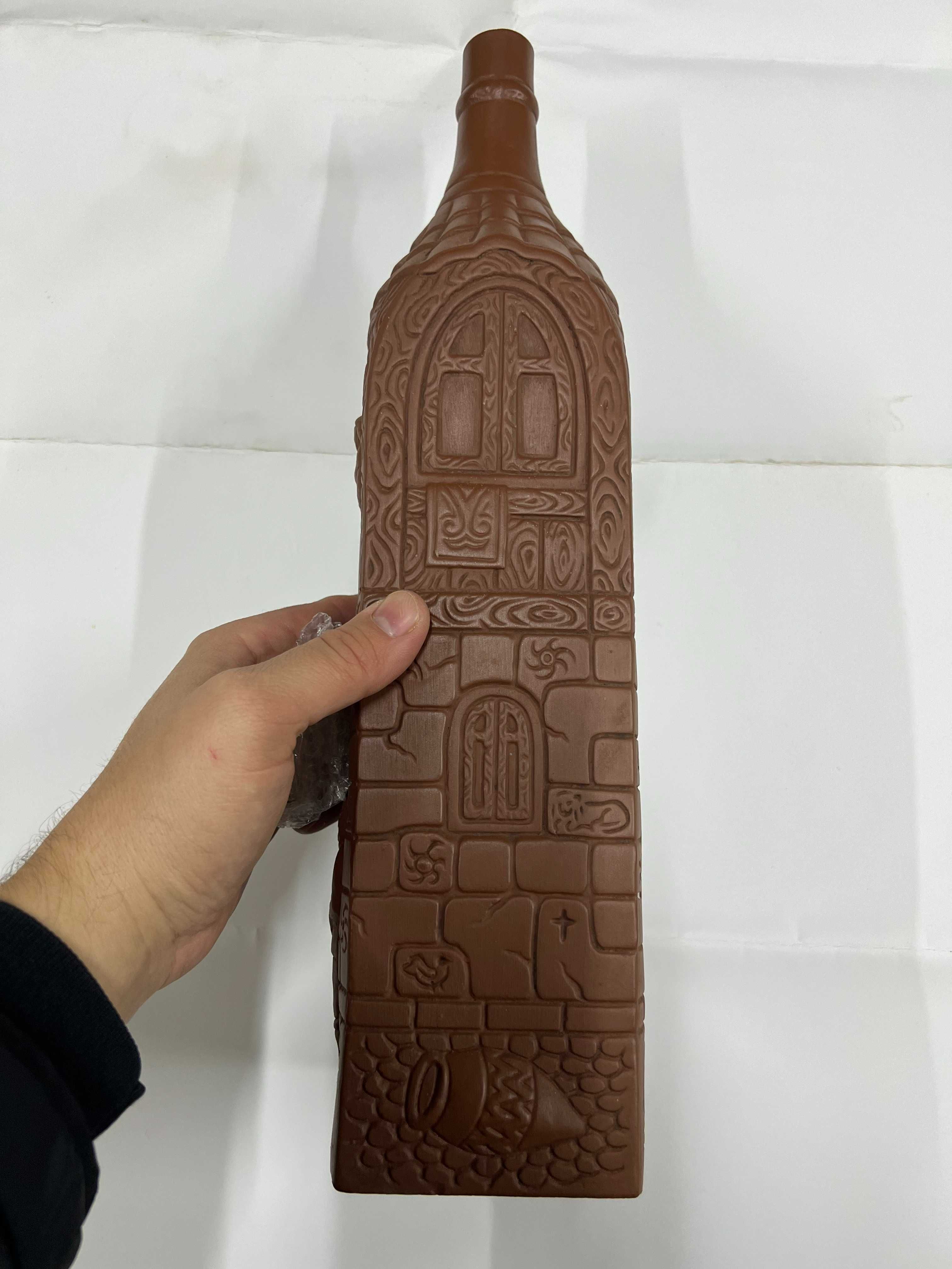 Глиняная керамическая бутылка для вина из Грузии
