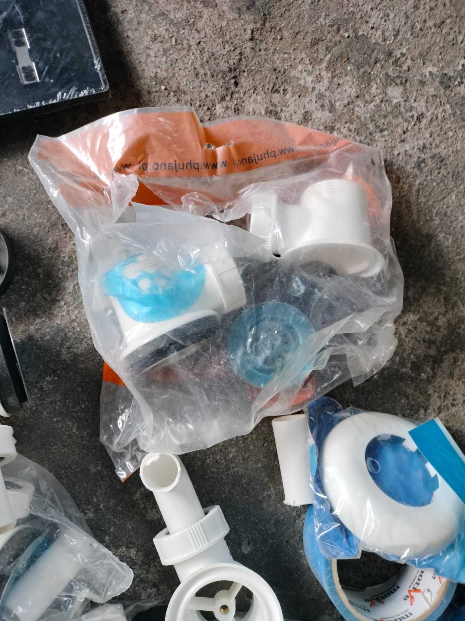 Zestaw części hydraulicznych – uszczelki, złączki, syfony, zawory