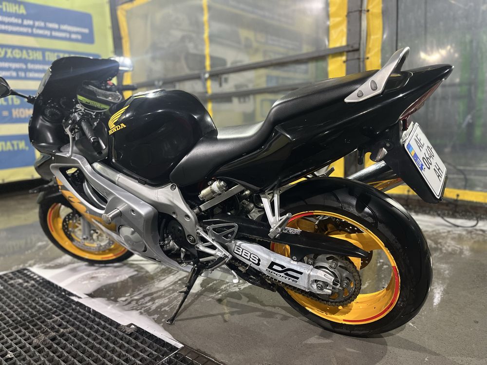 Продам  honda CBR 600 f4