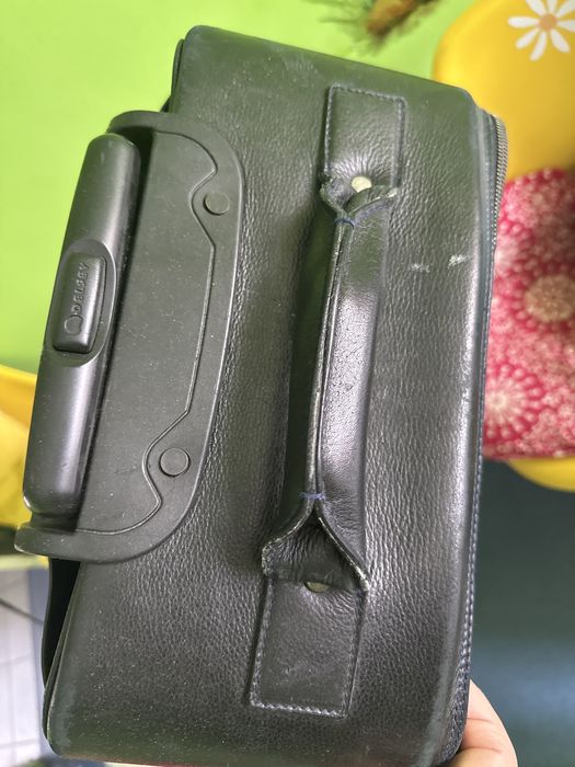 Używana, skórzana walizka, wymaga naprawy składanego uchwytu