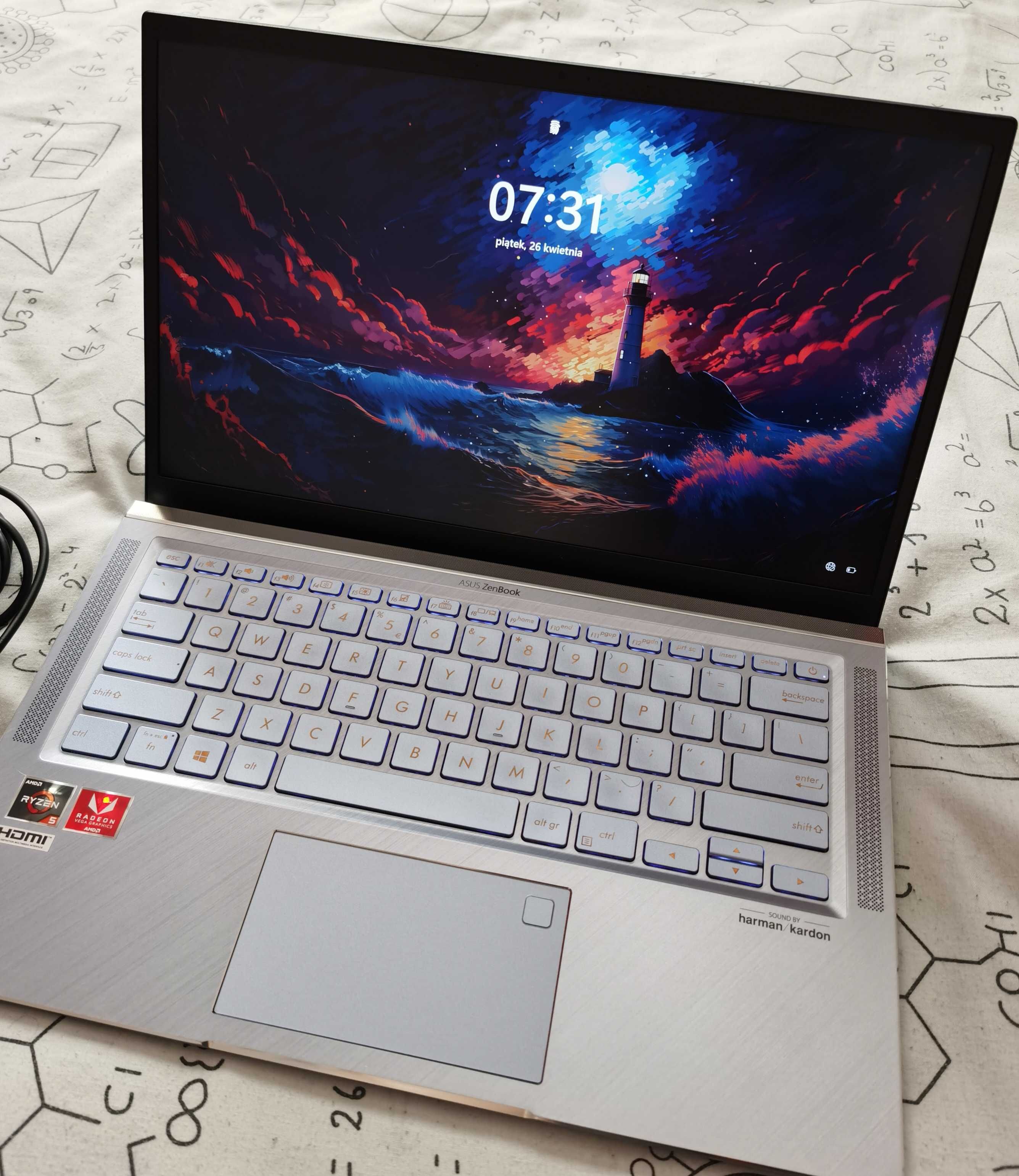 ASUS ZenBook 14 Full HD Ryzen 5 3500U/8 ГБ/512 ГБ