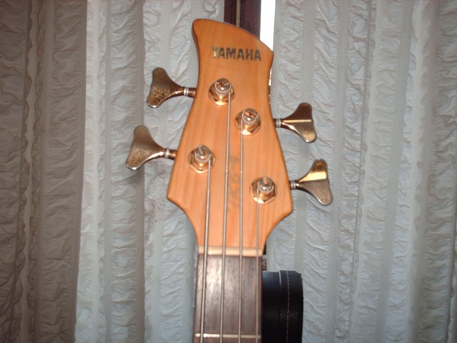 Baixo Yamaha TRB 4