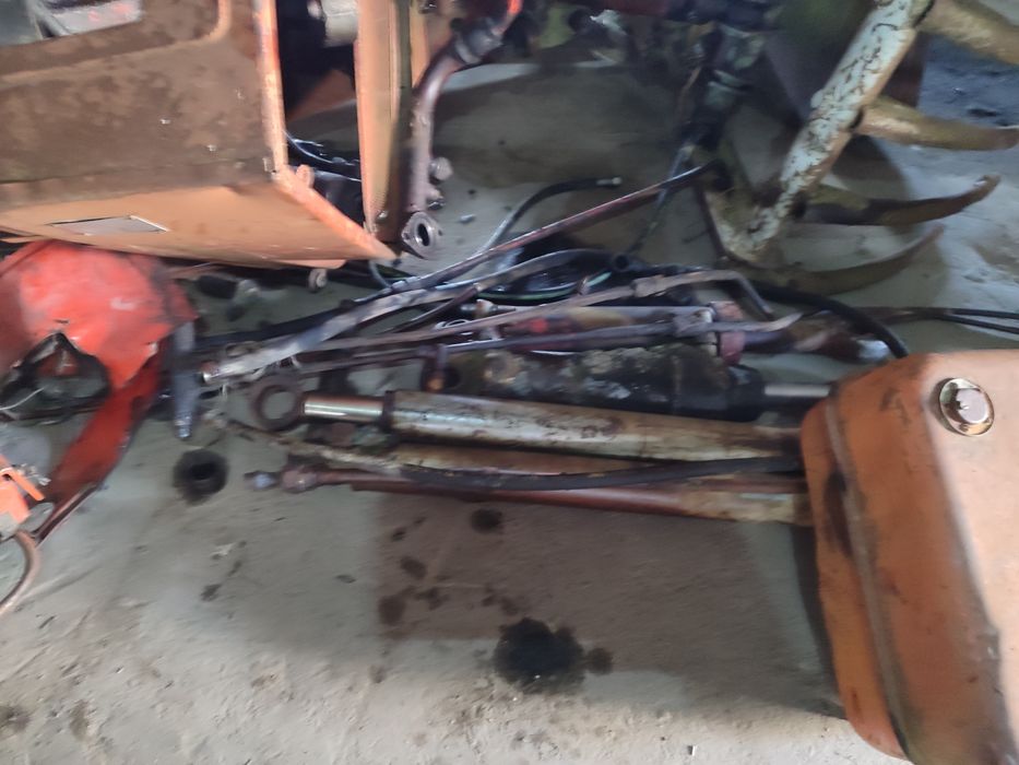 Навісне обладнання екскаватора ЮМЗ