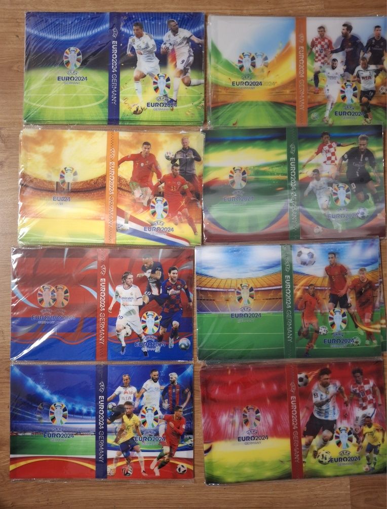 Karty pilkarskie 10 saszetek plus album