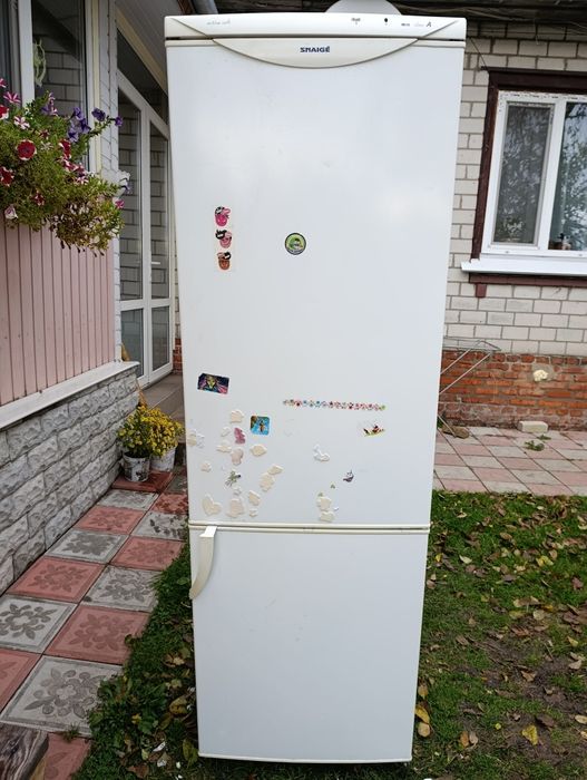 Продам холодильник Snaige не робочий