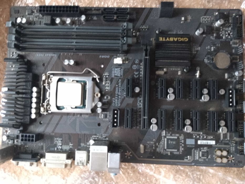 Płyta główna Gigabyte Ga-B250-Fintech 16gb ddr4 procesor 100% sprawna