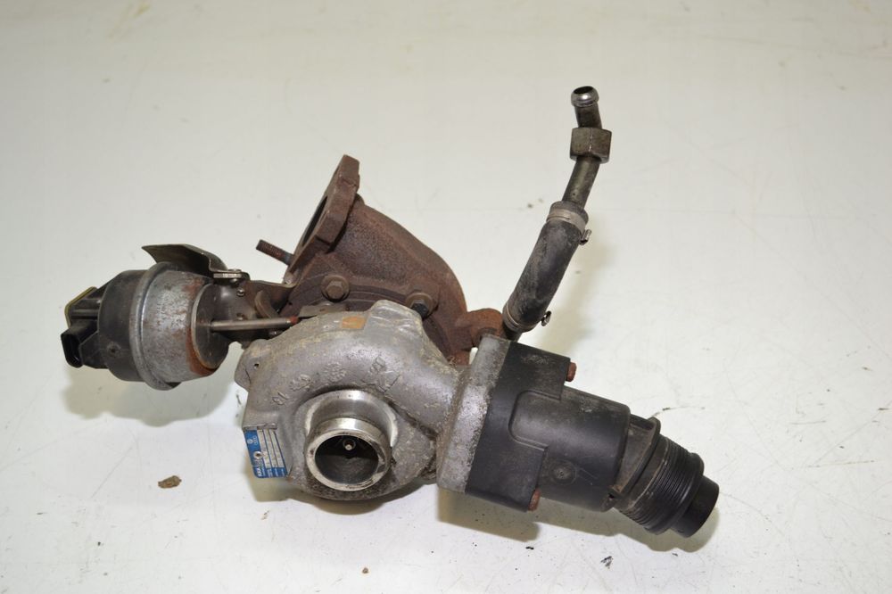 AUDI A4 B8 2.0 TDI CAG TURBOSPRĘŻARKA 03L145701D