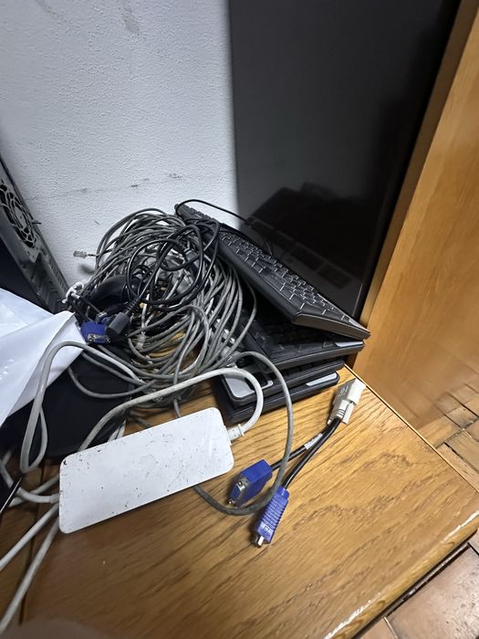 Computer equipment lot64584778808193121