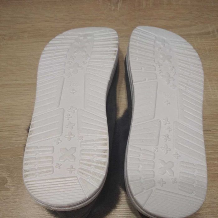 Нові жіночі однотонні пухнасті лофери, сірі.