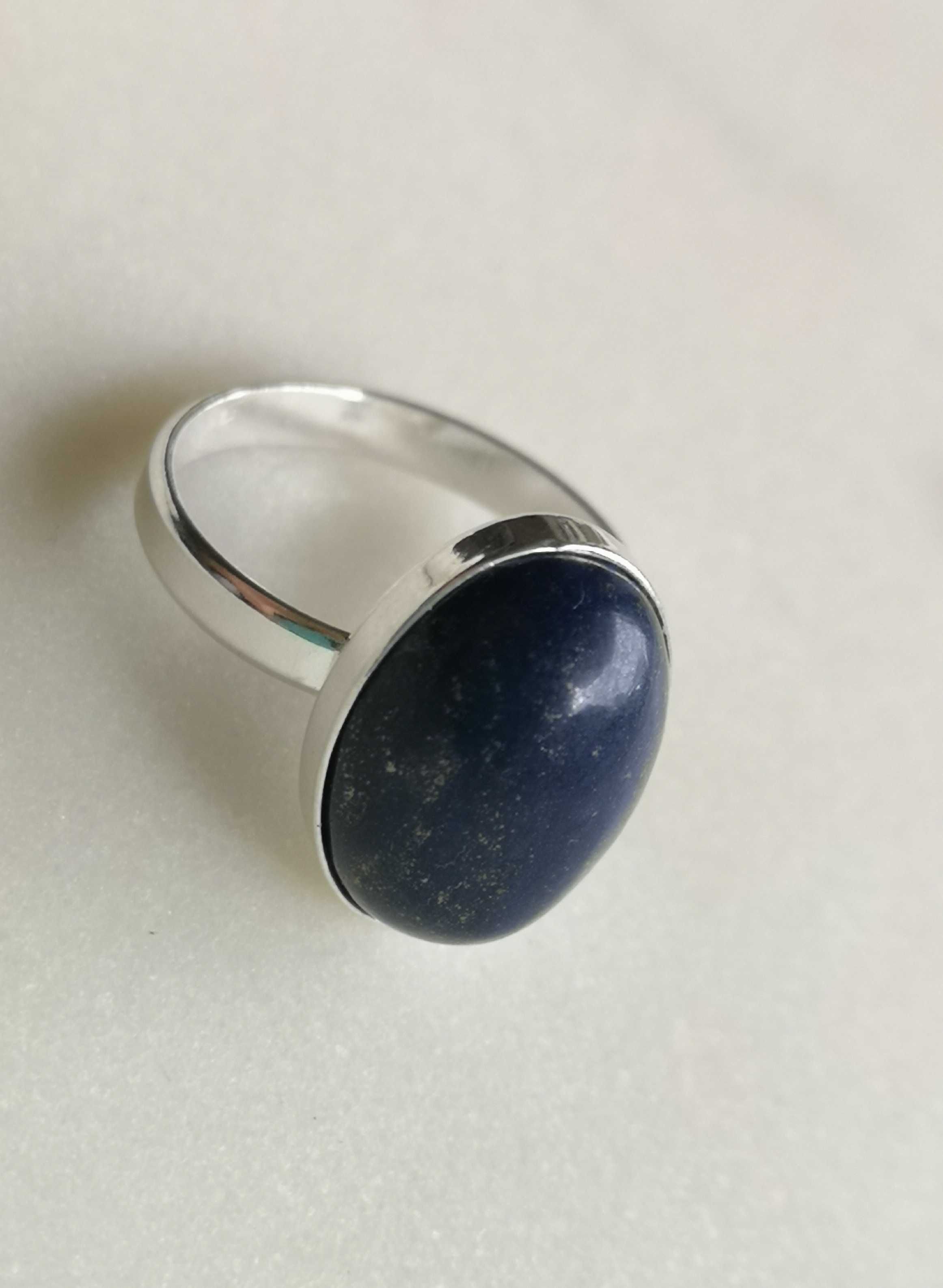 pierścionek z lapis lazuli